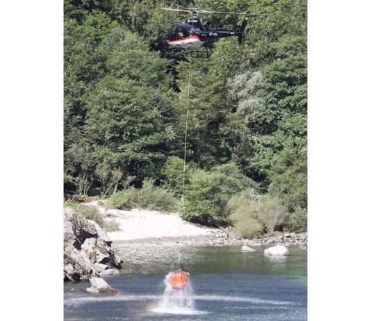 Flammen, Wasser: Crash eines Löschhubschraubers in der Bretagne Helikopter_Wasser_Löschflugzeug_Wikipedia