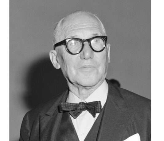Le Corbusier: Lichtgestalt der Moderne oder Architekt des Größenwahns? Le_Corbusier_(Wikipedia)