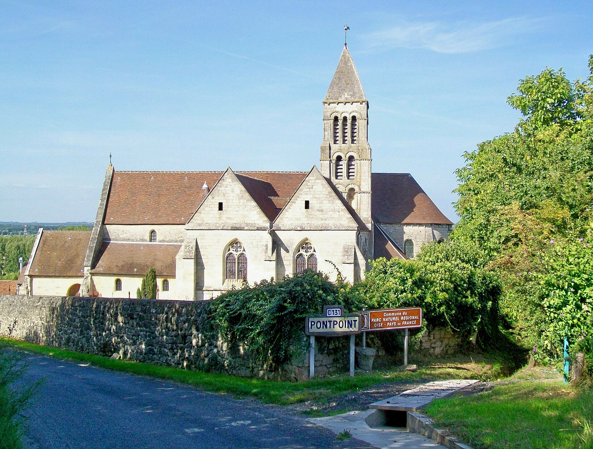 Mut in der Dunkelheit: Wie ein ganzes Dorf ein Rentnerehepaar vor brutalen Einbrechern rettete