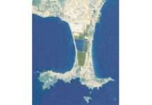 Giens‘ zerbrechliches Wunder: Wie ein geologisches Weltunikat um sein Überleben kämpft Halbinsel_Giens_Satellitenaufnahme_Wikipedia