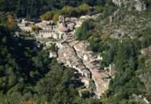 Saint-Guilhem-le-Désert: Zwischen Touristenströmen und dem Wunsch nach Ruhe Saint-Guilhem-le-Desert_Wikipedia