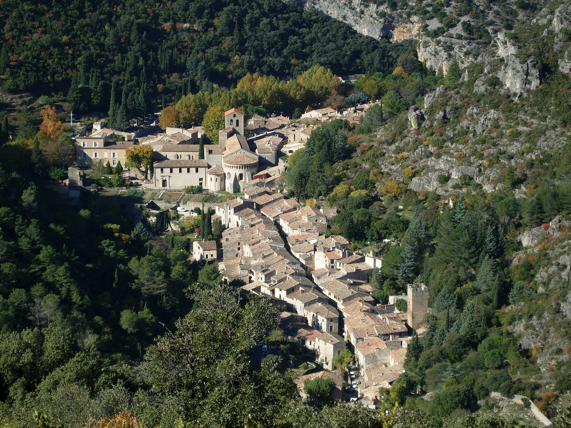 Saint-Guilhem-le-Désert: Zwischen Touristenströmen und dem Wunsch nach Ruhe