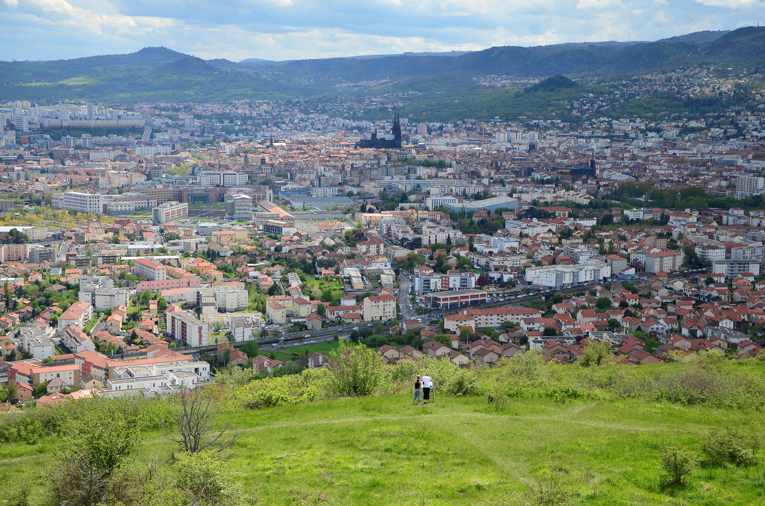 Clermont-Ferrand unter Beschuss: Wie der Drogenkrieg die „ruhige“ Hauptstadt der Auvergne erschüttert