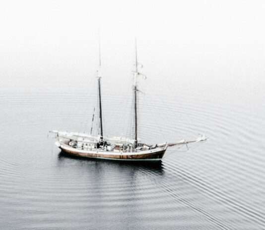 Drogen, Waffen und ein Segelboot: Wie die französische Südsee zur Schmugglerroute wurde Segler_Pazifik_Illustration