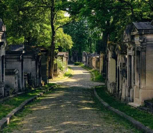 Verbrannt statt bestattet: Wie ein tragischer Fehler am Père-Lachaise eine Familie erschüttert pere-lachaise-paris