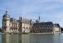 Château de Chantilly – Frankreichs neues Lieblingsmonument Château_de_Chantilly_Wikipedia