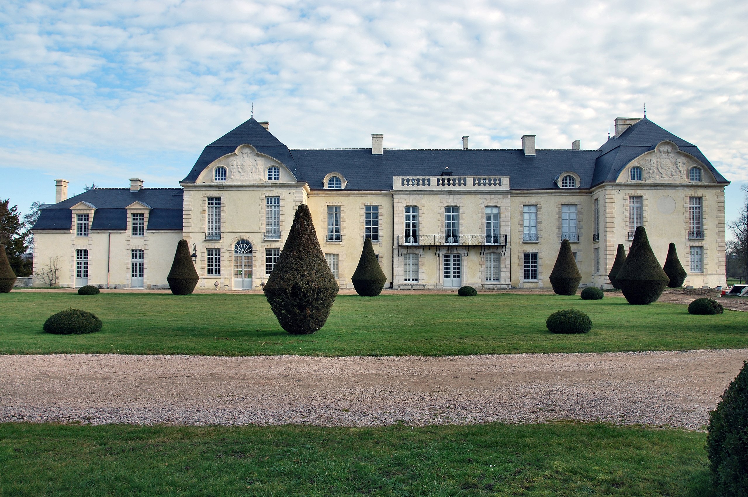 Feuerdrama in der Normandie: Schloss Médavy zu zwei Dritteln zerstört