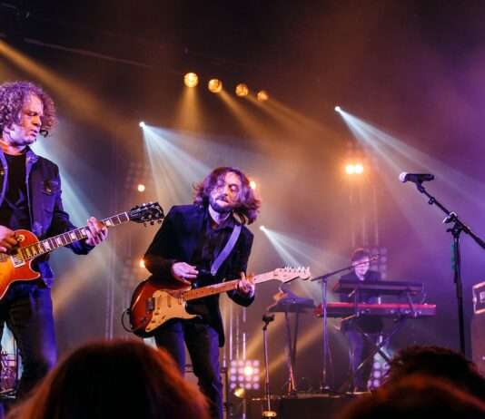 Matmatah: 30 Jahre Rock, Bretagne und ein Jubiläum in der Accor Arena Matmatah_Plougastel_2017_Wikipedia