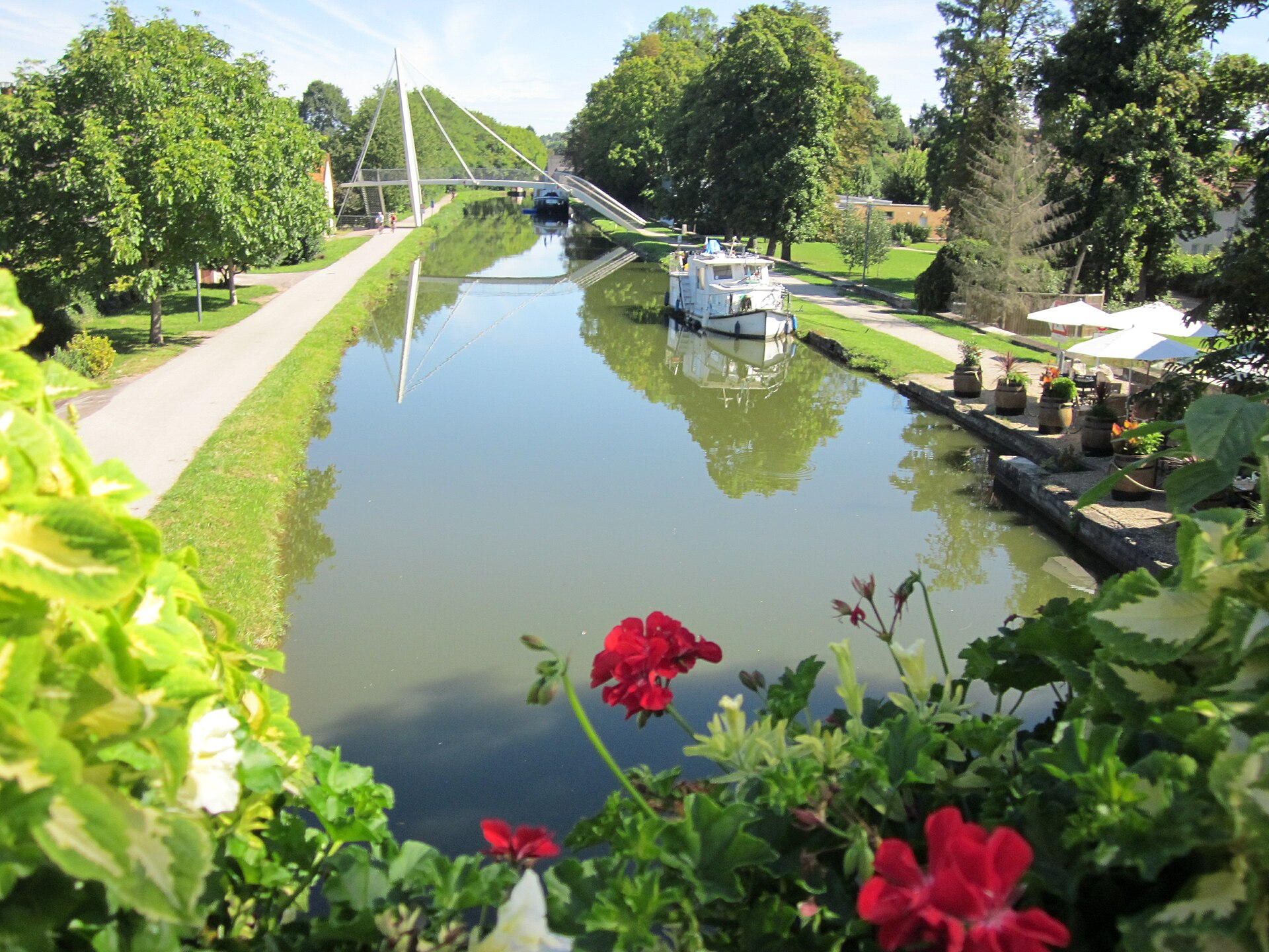 Kanal mit Charakter: Entschleunigt durch die Bourgogne