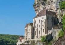 Rocamadour: Das Wunder an der Felswand Sanctuaire_de_Rocamadour_Wikipedia