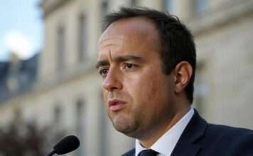 Krieg im Nahen Osten: Paris sucht innenpolitische Geschlossenheit Sebastian_Lecornu_Illustration