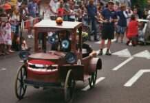 Angoulême im Seifenkistenfieber: Ein Stadtfest auf Rädern Seifenkisten-Rennen_Illustration