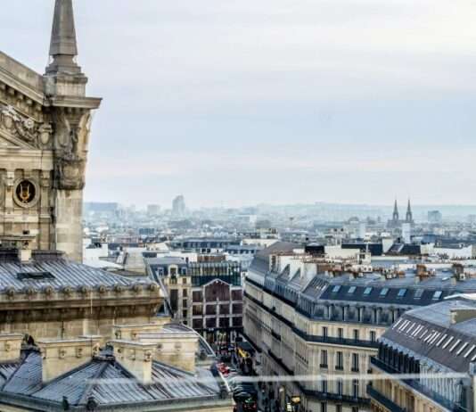 Auf den Pariser Dächern: Geheimnisse, Höhe und Rooftops, die verzaubern Dächer_Paris