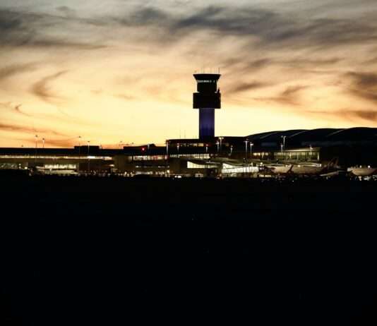 Beinahe-Katastrophe in Nizza: 2 Airbus-Maschinen schrammten um Haaresbreite aneinander vorbei Flughafen