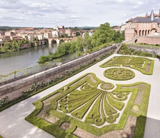 Albi – Juwel im Südwesten Frankreichs im Fokus der Welt Albi_Palais-de-la-Berbie_Wikipedia