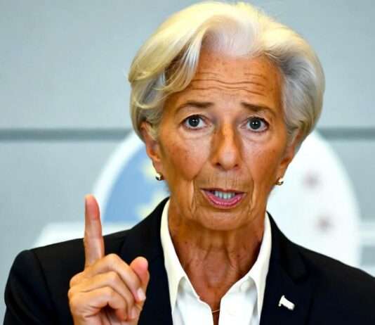 Europas Blick auf Paris: Christine Lagardes mahnende Worte im Schatten der politischen Krise Christine-Lagarde_mahnend_Illustration