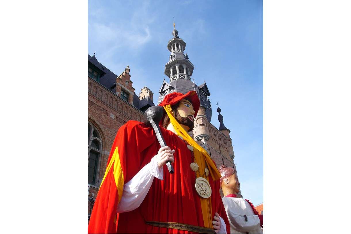 Fête des Louches – Drei Tage Ausnahmezustand in Comines