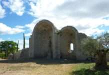 Uzès – Zeitreise in Stein gemeißelt Église_Saint-Géniès_de_Uzès_(7)