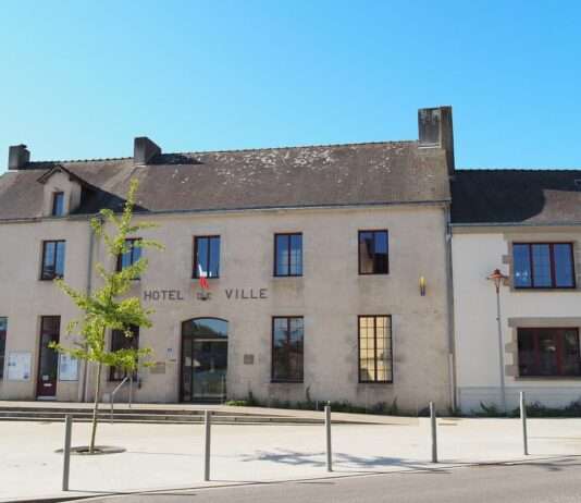 Fünf Jahre Gefangenschaft in der Nähe von Nantes – das grausame Geheimnis eines unscheinbaren Hauses Mairie_de_Saint-Molf