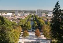 Nîmes rüstet auf: Wie eine Stadt sich gegen die nächste Sintflut wappnet Nîmes-Avenue_Jean_Jaurès-Wikipedia