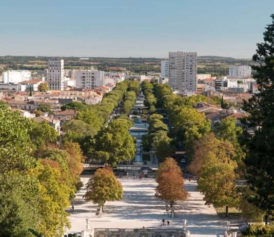 Nîmes rüstet auf: Wie eine Stadt sich gegen die nächste Sintflut wappnet Nîmes-Avenue_Jean_Jaurès-Wikipedia