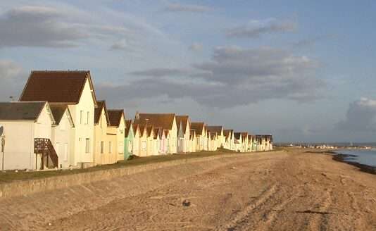 Bunt, charmant, unvergesslich: Die Cabines von Ravenoville Ravenoville_Plage