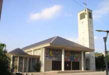 Audincourt – Wo Beton leuchtet und Kunst predigt Audincourt_Sacré-Cœur_Außenansicht