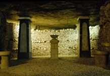 Pause im Reich der Toten – Die Katakomben von Paris vor ihrer Erneuerung Catacombes_De_Paris-1