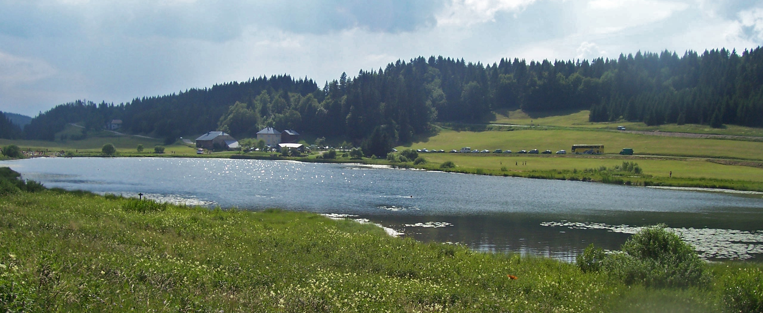 Département du Jura – Zwischen stillen Seen und waldreichen Höhen