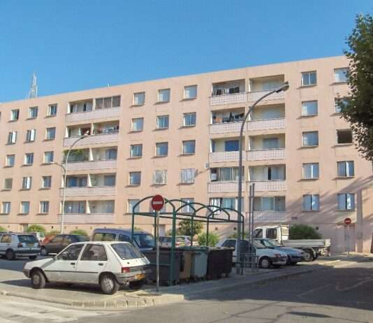 Frankreichs Wohnungsdebatte: Das Ende des sozialen Wohnens „auf Lebenszeit“? HLM-Wikipedia