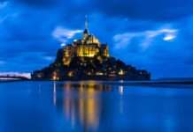 Wenn das Meer kommt – und der Mont Saint-Michel zur Insel wird Mon-Saint_Michel_Flut