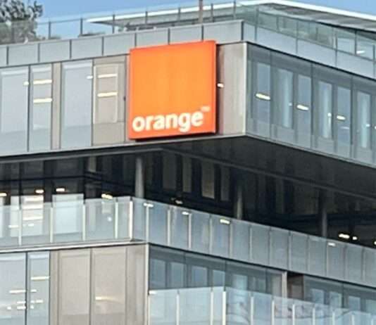 „Krieg der Gangs“ – Warum Orange in Marseille die Türen schließt Orange_Wikipedia