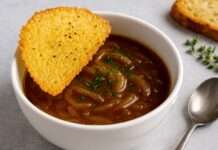 Soupe à l’Oignon revisitée au Comté croustillant Soupe-à-l-Oignon-revisitée-au-Comté-croustillant