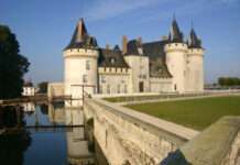 Zwischen Tonerde und Türmchen – eine sonntägliche Reise durch das Herz des Loiret Sully-sur-Loire-Chateau-Wikipedia
