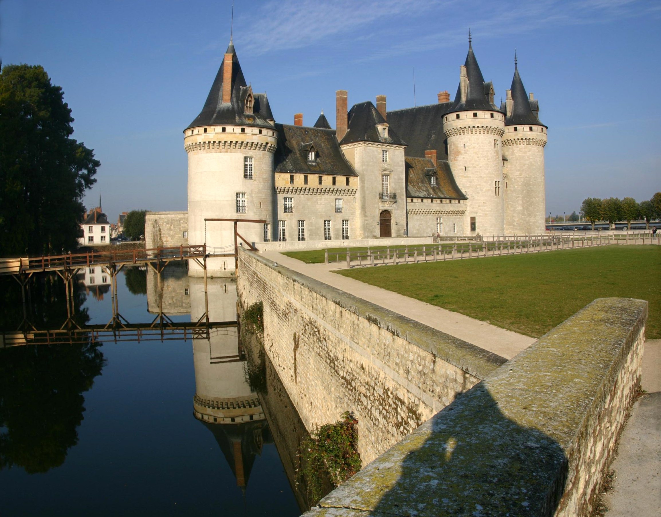 Zwischen Tonerde und Türmchen – eine sonntägliche Reise durch das Herz des Loiret