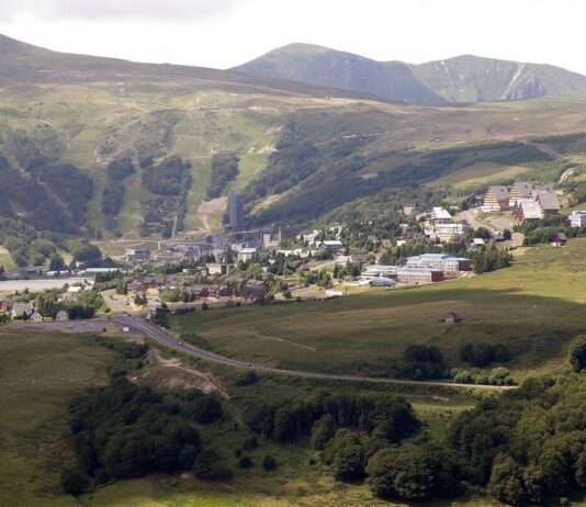 Künstliche Winterträume: Wie Super-Besse mit Kunstschnee um seine Zukunft kämpft Super-Besse