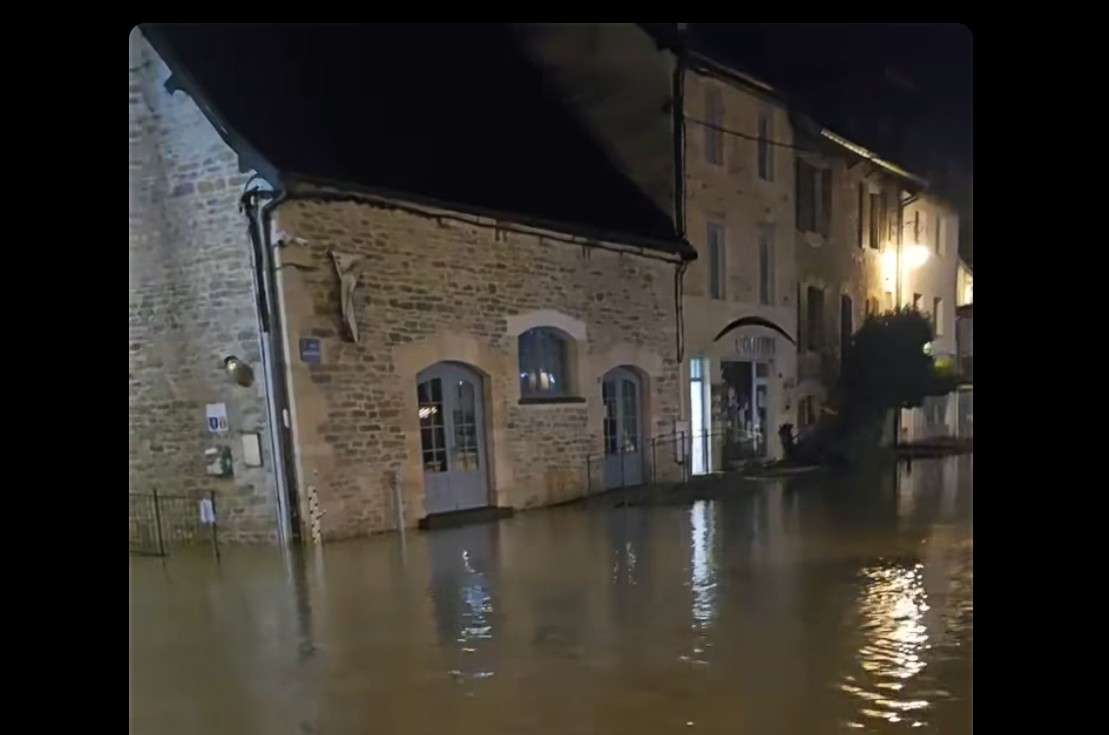 Wenn der Fluss ins Haus kommt: Leben mit dem Hochwasser im Doubs