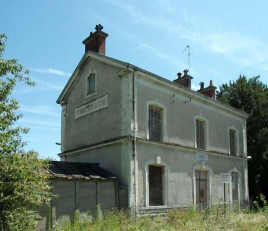 Ein Bahnhof kehrt zurück – und mit ihm ein Stück Zukunft Bahnhof-Fondettes_Saint-Cyr_Wikipedia