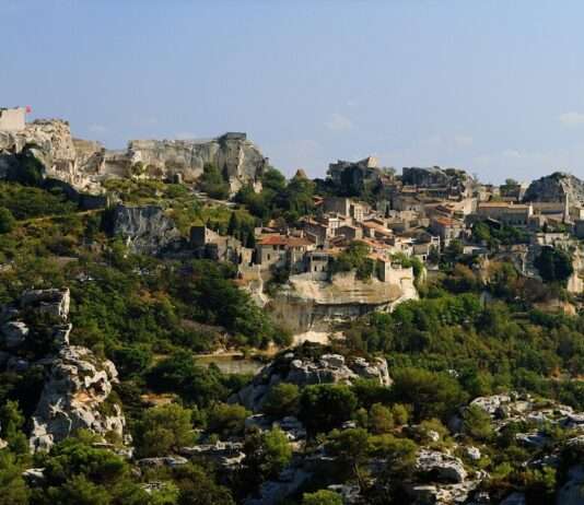 Les Baux‑de‑Provence — Steinernes Märchen über der Provence Baux_de_Provence_Wikipedia