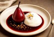 Birnen Pochées in Rotwein mit Vanilleschaum Birnen-Pochées-in-Rotwein-mit-Vanilleschaum