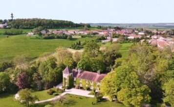 Charles de Gaulles letzter Rückzugsort – und das Ringen um sein Erbe Colombey-les-Deux-Églises_La_Boisserie_Wikipedia