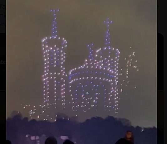 Wenn der Himmel erzählt — Lyon und sein nächtliches Erwachen Fete-des-Lunieres_Lyon_ScreenX