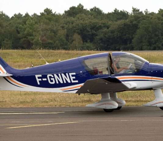 Le Havre: Absturz am Rand der Startbahn – Pilot vermisst Robin_DR400_Wikipedia