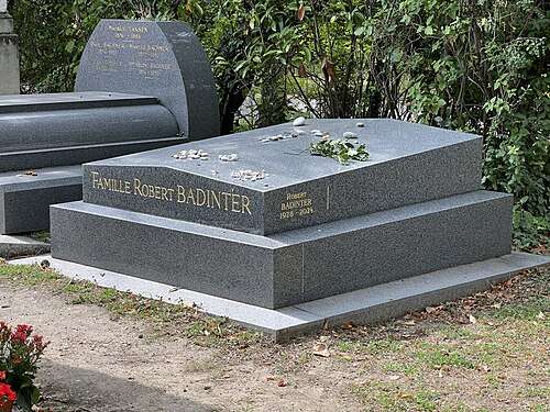 23-jähriger Mann festgenommen: Angriff auf das Gedächtnis der Republik Tombe_Robert_Badinter_Grab_Wikipedia