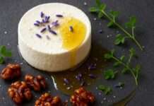 Fromage à la mode: Ziegenkäse mit Lavendelhonig & kandierten Nüssen Ziegenkäse-mit-Lavendelhonig-&-kandierten-Nüssen