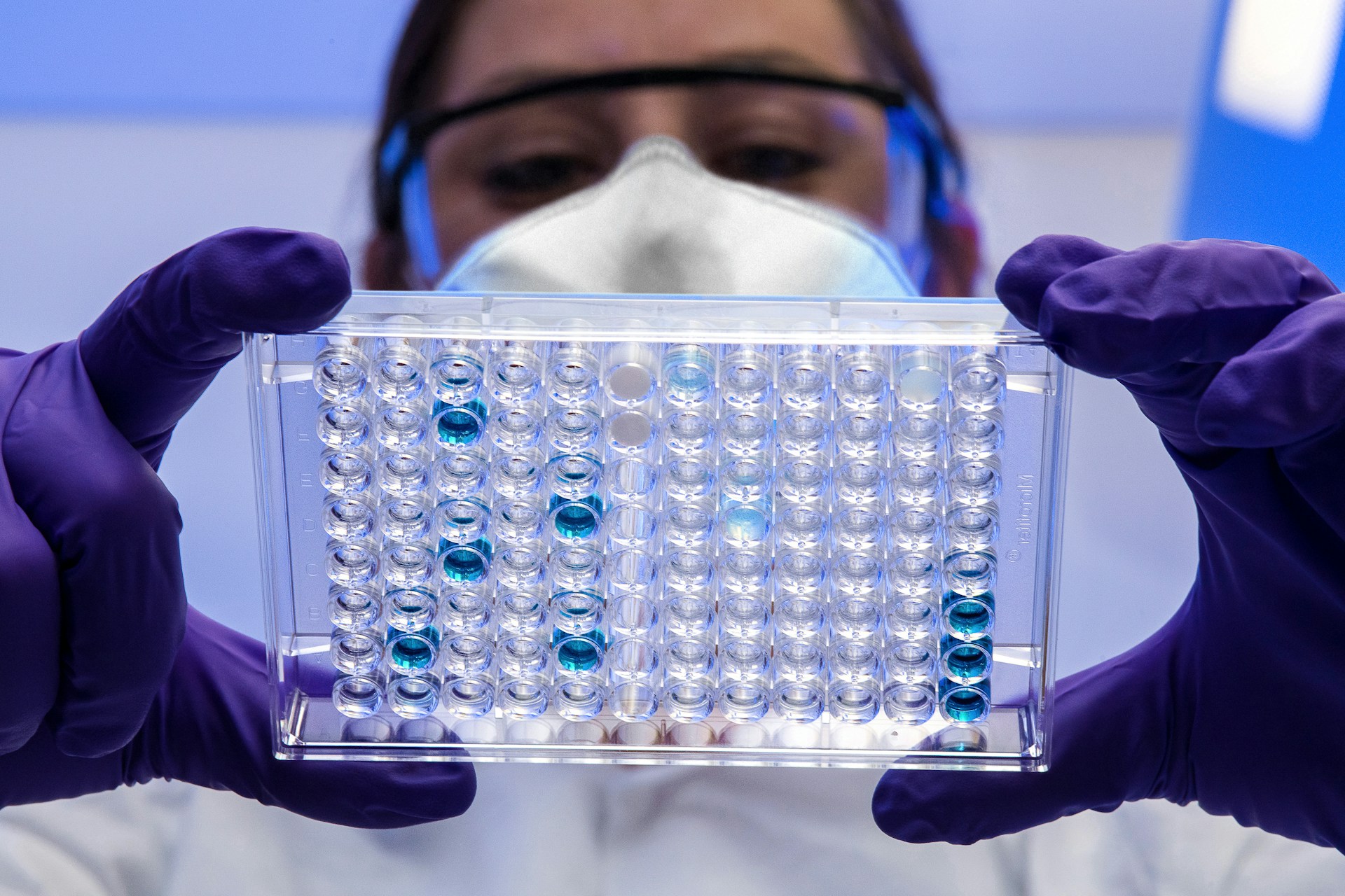 Der "Schraubenzieher-Vergewaltiger" von Poitiers – wie moderne DNA-Fahndung ein Jahrzehnt des Schweigens durchbrach