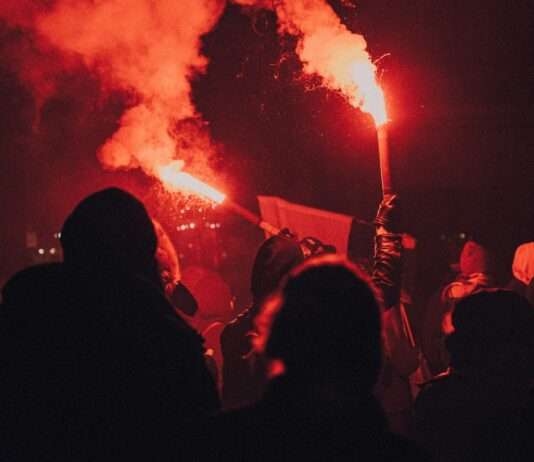 Neonazis im Stadion, Gewalt auf dem Parkplatz – der Angriff von Reims und seine dunklen Hintergründe Hooligans