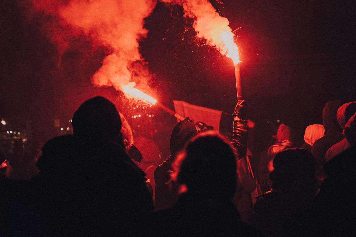 Neonazis im Stadion, Gewalt auf dem Parkplatz – der Angriff von Reims und seine dunklen Hintergründe