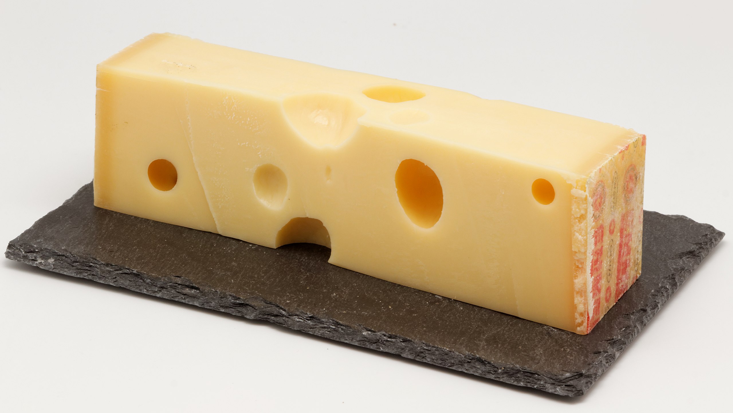 Emmental – warum Frankreichs meistgegessener Käse mehr als nur Löcher hat