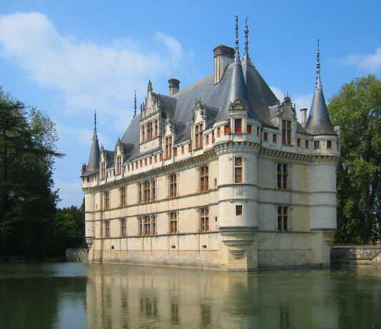 Azay‑le‑Rideau: Renaissance‑Schloss im Spiegel der Indre – Ein Besuch, der verzaubert AzeyParkseite